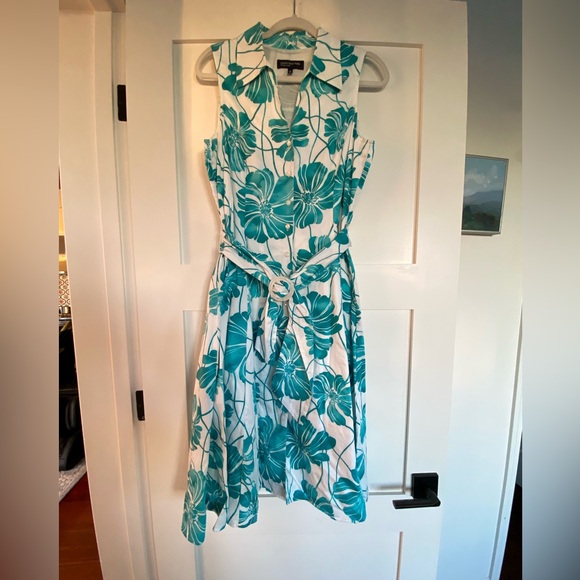 Jones New York Dresses & Skirts - Floral Teal Jones New York Midi Dress